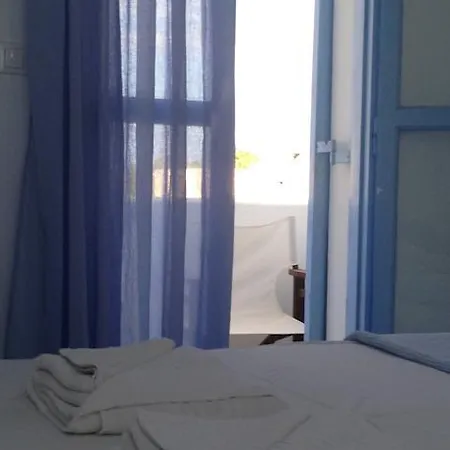 Hotel Amelie Santorini (adults Only) 3*
